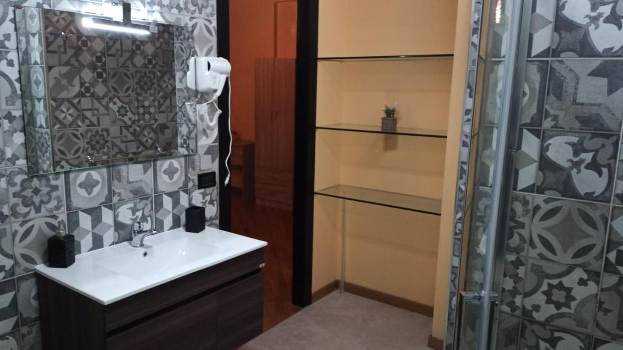 B B Desy Acomodação com café da manhã Caserta Exterior foto