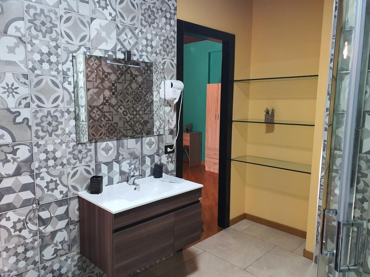 B B Desy Acomodação com café da manhã Caserta Exterior foto